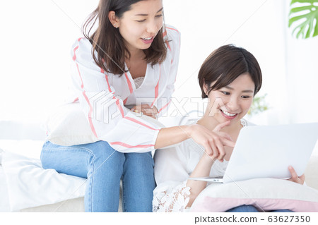 Female room share 63627350