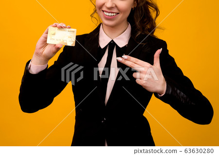 Portrait of a beautiful young business woman Portrait of a beautiful young business woman 63630280