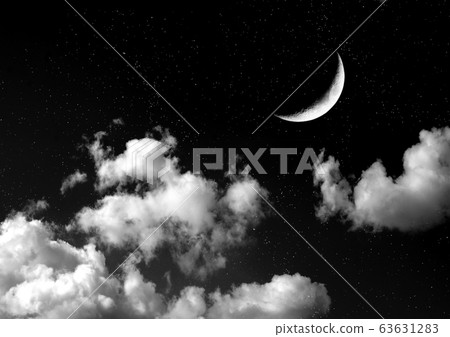 The moon in the night sky 63631283