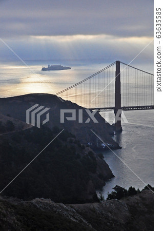 金門大橋和惡魔島 金門大橋和惡魔島 63635585