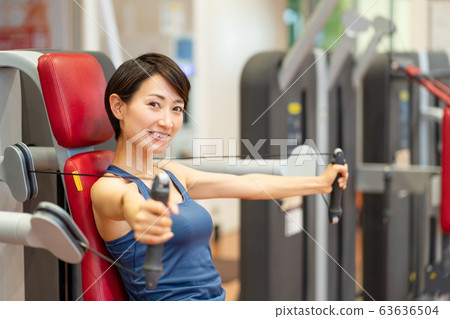 Sports gym middle women muscle training sports club Sports gym middle women muscle training sports club 63636504