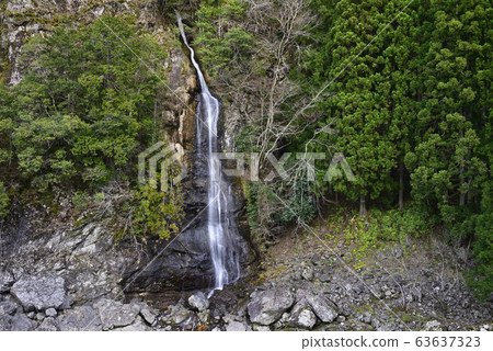 Fudo Falls (Tenagawa Village, Nara Prefecture) 63637323