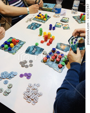 Play board games 63637347