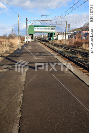 拍攝北海道室蘭市JR三崎站早春的早晨風景 拍攝北海道室蘭市JR三崎站早春的早晨風景 63638728