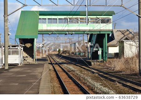 拍攝北海道室蘭市JR三崎站早春的早晨風景 拍攝北海道室蘭市JR三崎站早春的早晨風景 63638729