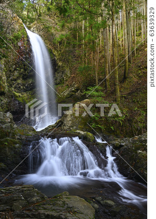 Niu Falls (Hashimoto City, Wakayama Prefecture) Niu Falls (Hashimoto City, Wakayama Prefecture) 63639329