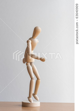 Drawing doll 63640909