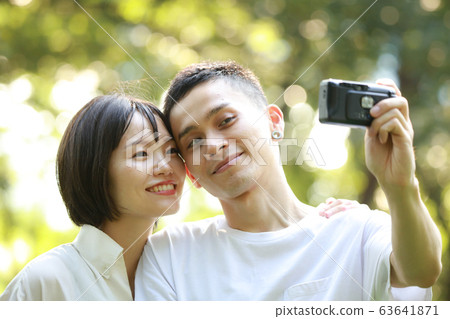 自拍的情侶 自拍的情侶 63641871