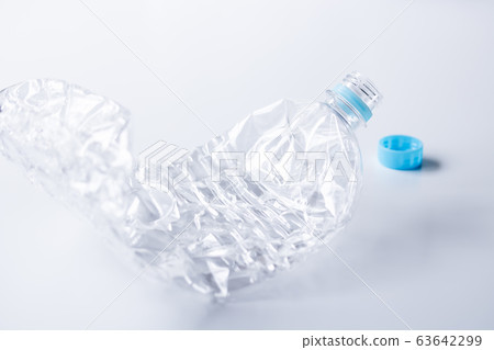 Crushed PET bottle 63642299