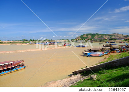 在洞里薩湖 在洞里薩湖 63643067