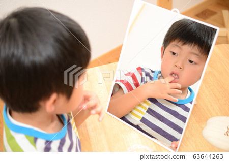 一個孩子 一個孩子 63644263