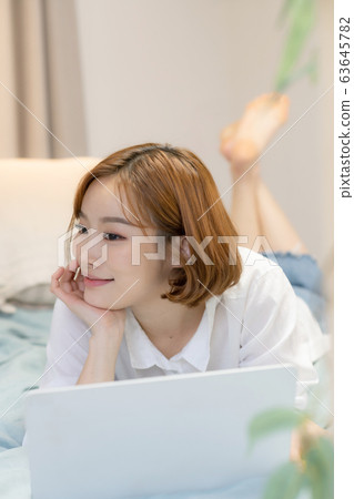 Young woman lifestyle holiday Young woman lifestyle holiday 63645782