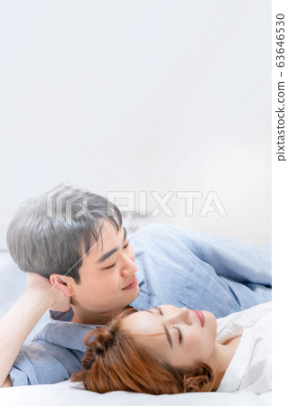 夫妻生活方式的臥室 63646530