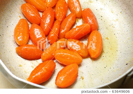 胡蘿蔔杯，烹飪場景，煮蔬菜 63649606