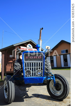Hokkaido Shikaoi Shikaoi Riding Park Blue Tractor 63653425