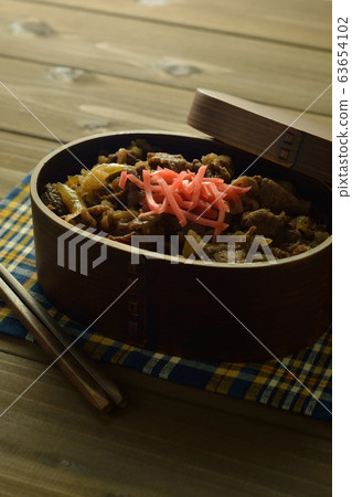 Beef bowl lunch 63654102