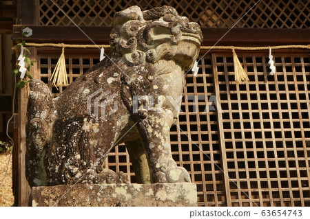 Age guardian dog @ Ujikami Shrine 63654743