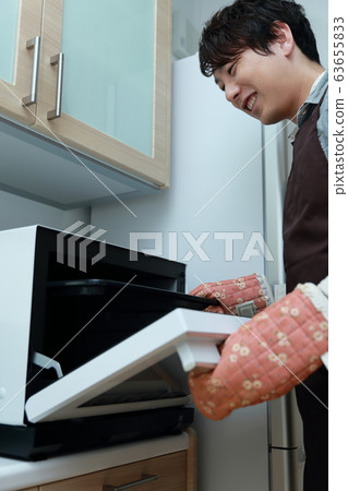 Full-time home husband (housework cooking cooking range single life lifestyle single life everyday kitchen) Full-time home husband (housework cooking cooking range single life lifestyle single life everyday kitchen) 63655833