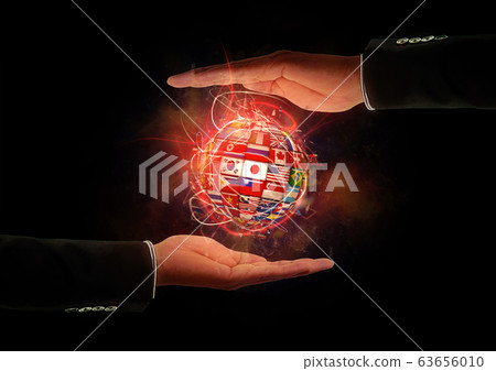 漂浮在一名商人的手掌上的抽像地球 漂浮在一名商人的手掌上的抽像地球 63656010