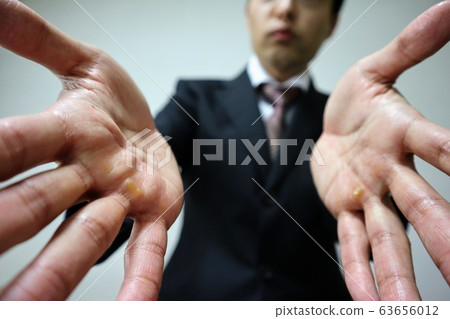 日本商人解釋的特寫鏡頭 63656012