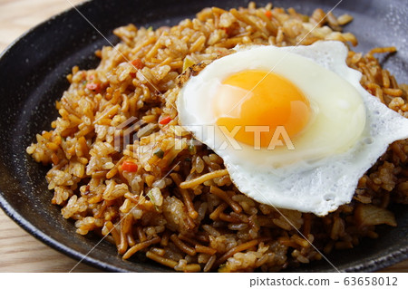 Fried egg buckwheat rice Fried egg buckwheat rice 63658012