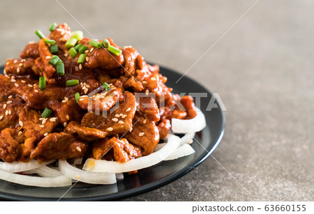 fried pork with spicy korean sauce (bulgogi) 63660155
