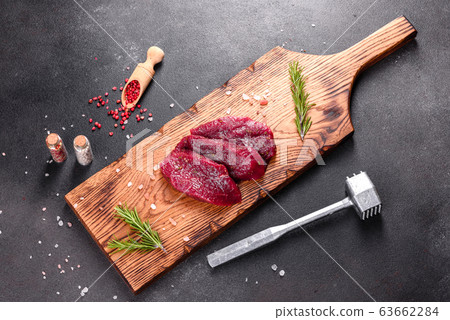 Fresh Raw Beef steak Mignon 63662284
