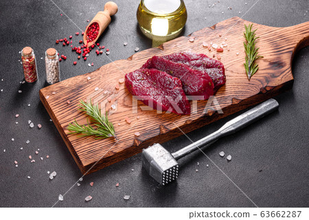 Fresh Raw Beef steak Mignon 63662287