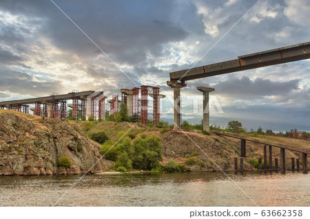 Building Preobrazhensky bridge over the Dnieper 63662358