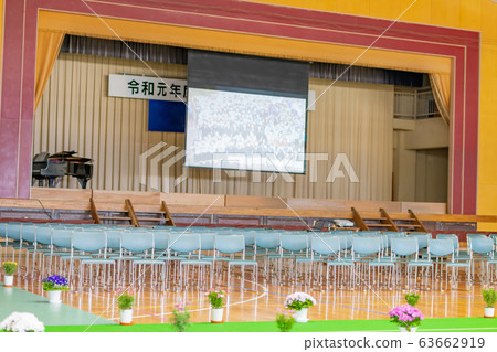 Graduation ceremony image 63662919