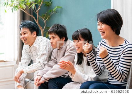 family, cheering, viewer 63662968