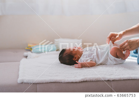 Day 10 10 days after birth Day 10 10 days after birth 63665753