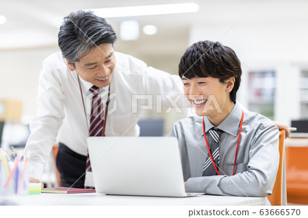 男性企業老闆下屬 63666570