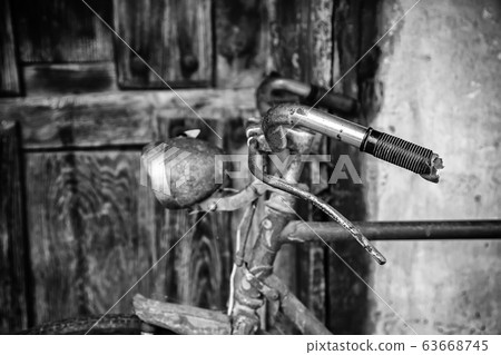 Old rusty bike 63668745