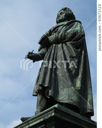 Beethoven statue in Bonn Beethoven statue in Bonn 63671529