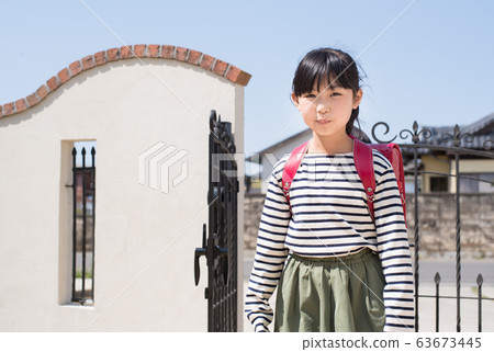 小學女生回家 小學女生回家 63673445