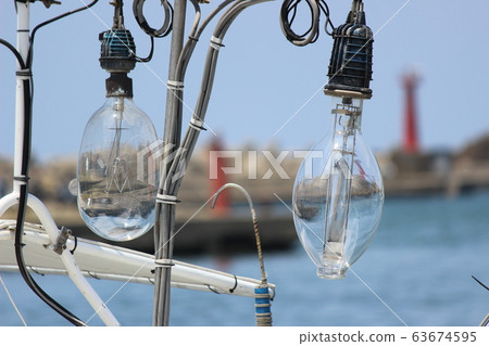 風景與燈泡 風景與燈泡 63674595