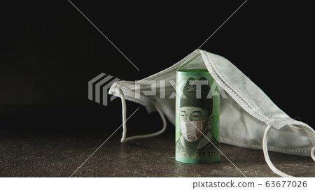 戴著面具的韓元鈔票 63677026