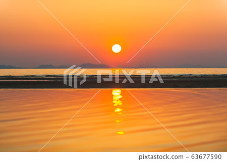 The setting sun of Chichigahama The setting sun of Chichigahama 63677590