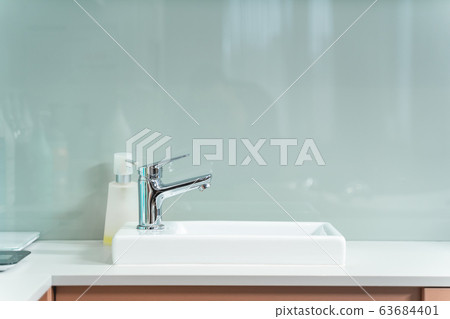 Place for washing instruments in beauty salon 63684401