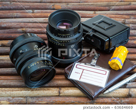two photo lens equipment two photo lens equipment 63684669