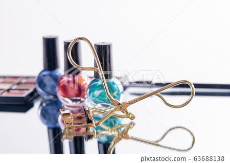 [Cosmetics manicure eyeshadow] 63688138