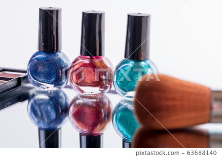 [Cosmetics manicure eyeshadow] 63688140