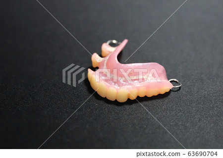 denture denture 63690704