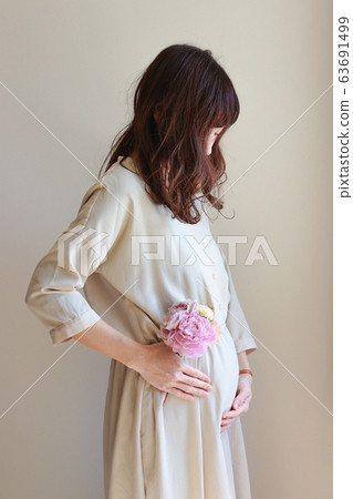 Maternity photo Maternity photo 63691499