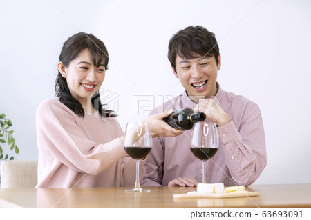 Wine couple image 63693091