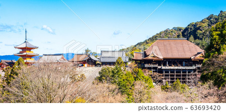 早春京都清水寺全景盡收眼底 早春京都清水寺全景盡收眼底 63693420