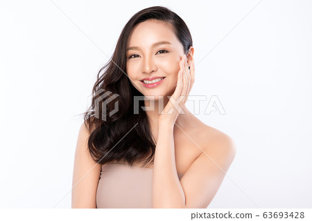 Beautiful Young Asian Woman with Clean Fresh Skin. 63693428