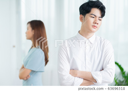 Couple. broke up, fight, domestic violence 63696318