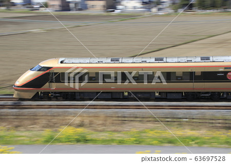 JR direct: Limited Express Spacia Kinugawa (Nikko pilgrimage Spacia) 63697528